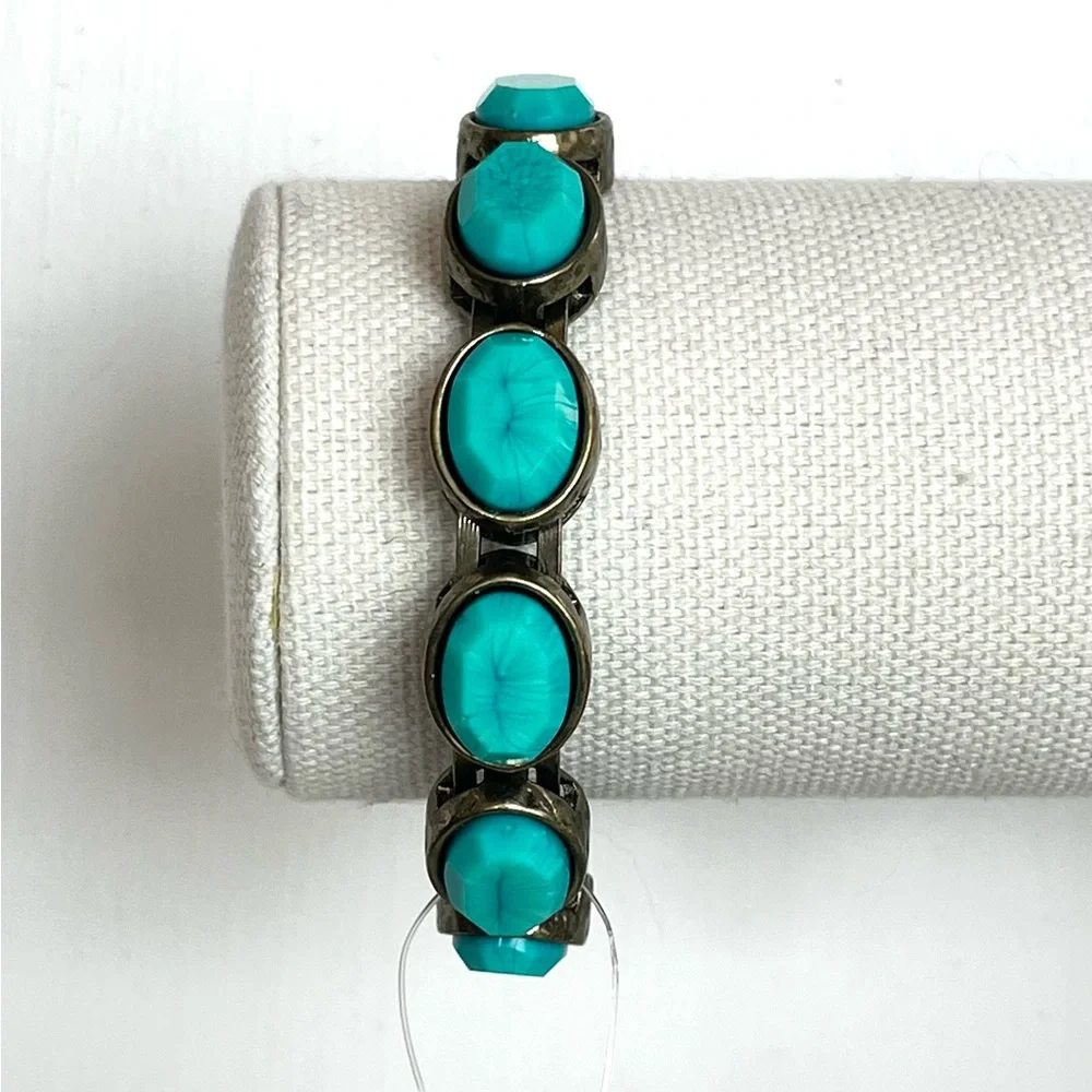 Chico’s Lindy Turquoise Colored Magnetic Clasp Bracelet